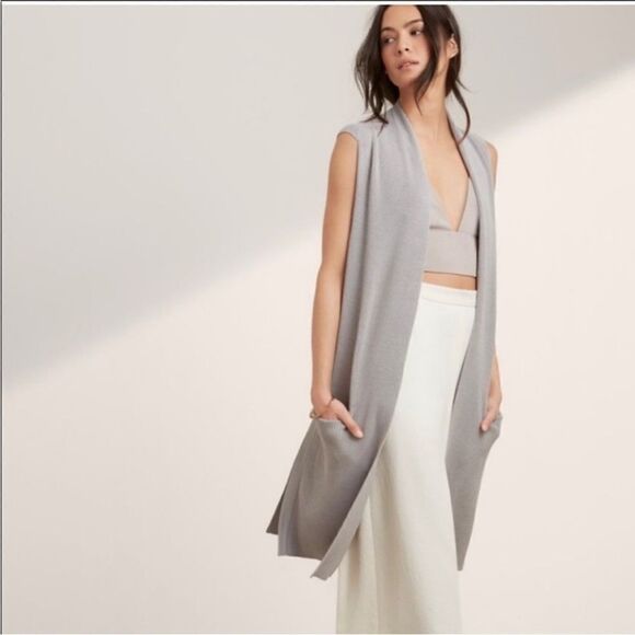 Wilfred sleeveless cardigan vest size medium in marble gray - Picture 1 of 12